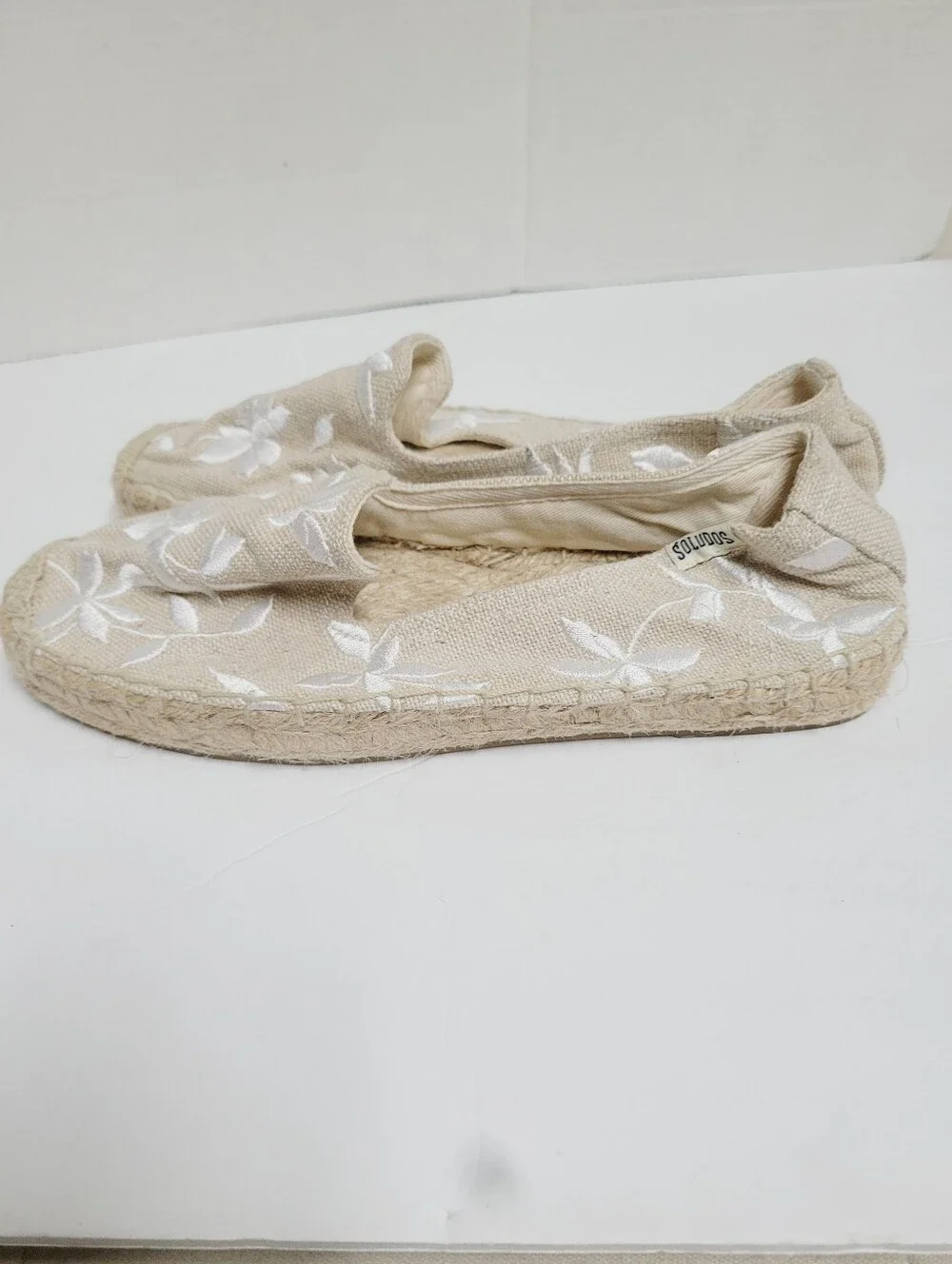 Soludos Sand Espadrilles with White Floral Embroidery Size 8 - Picture 5 of 12